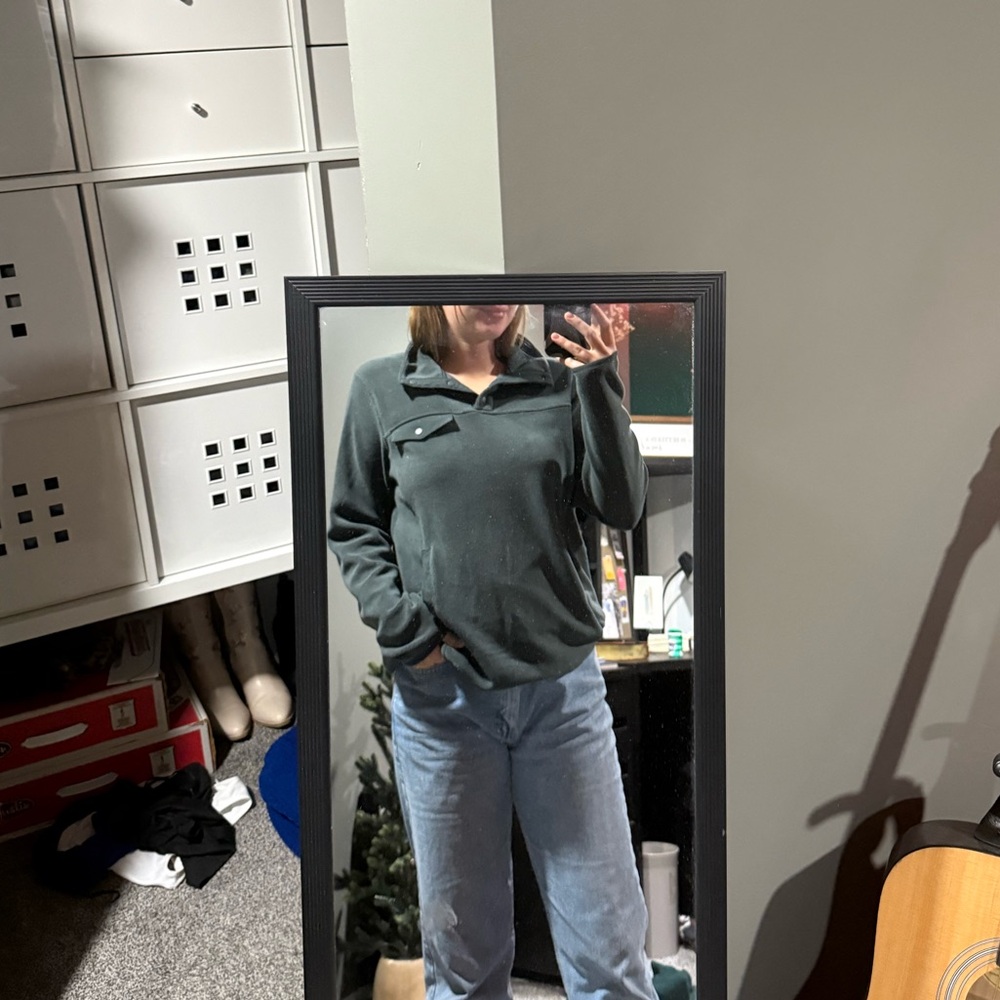 Dark Green Pullover Sweatshirt